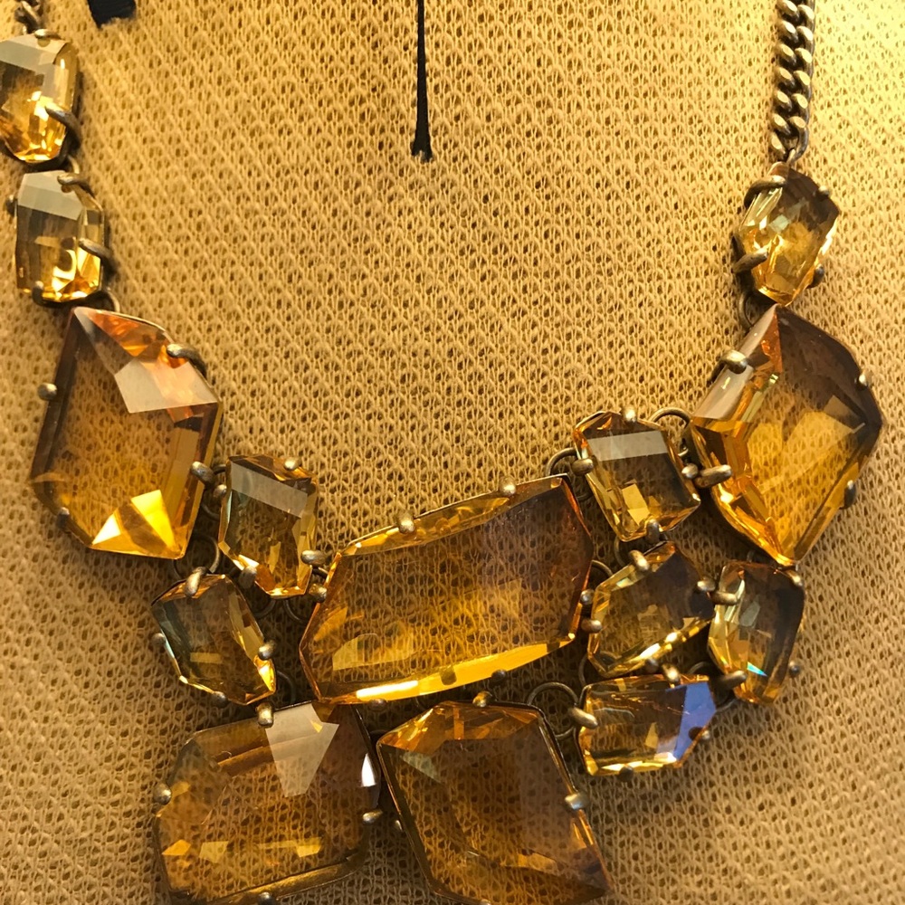 Statement Neckless - Picture 2 of 4
